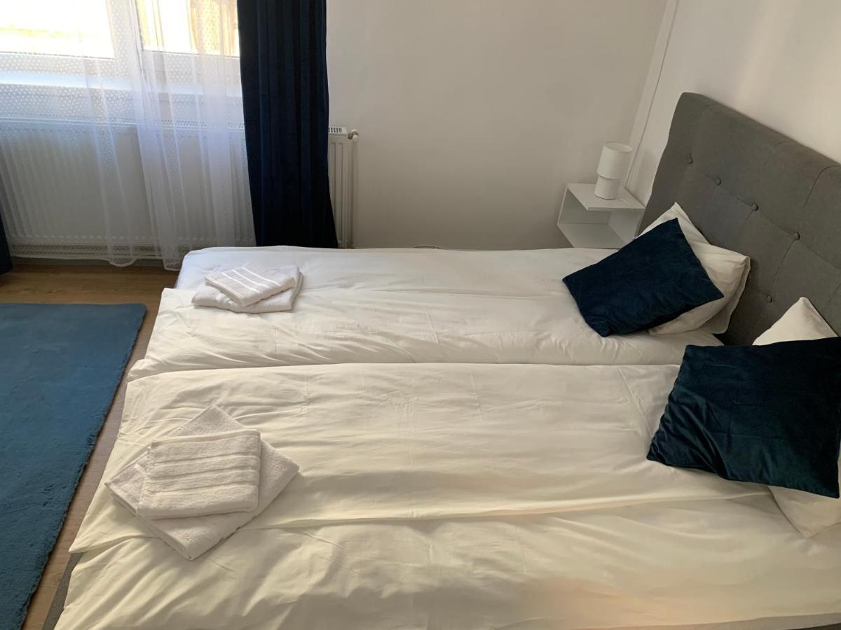 Focus Max Apartment Миеркуря Чук Екстериор снимка